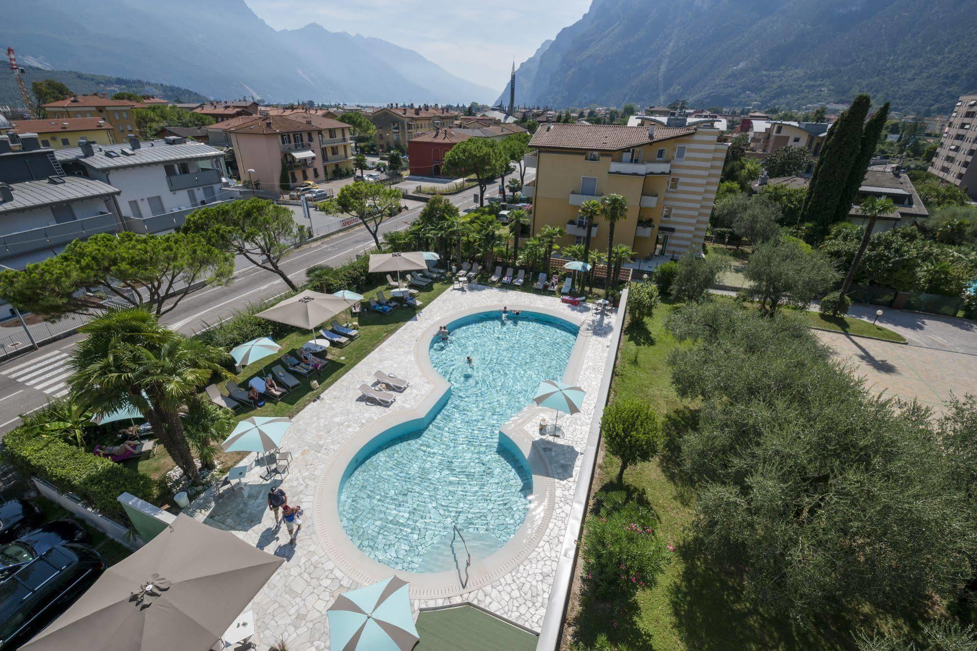 Bristol Hotel Riva Del Garda Exterior photo